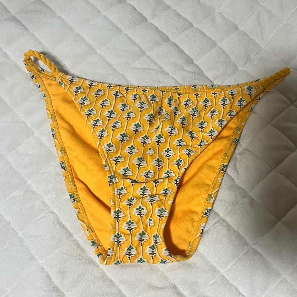 Yellow targets bikini bottoms size M